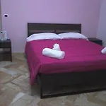 Oda ve Kahvaltı Di Luna Napoli